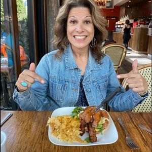 Meet your Posher, Janet